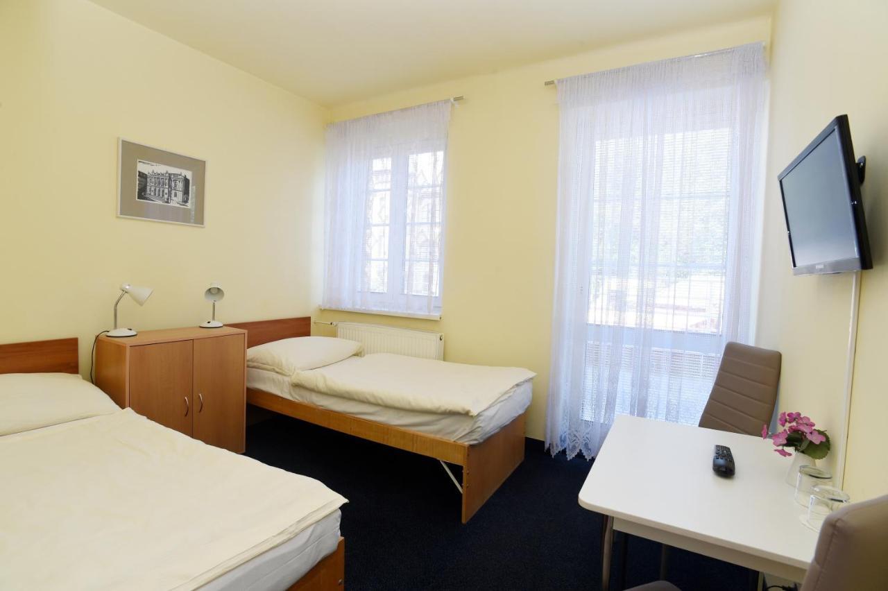 Hotel U Jezirka Ліберець Екстер'єр фото