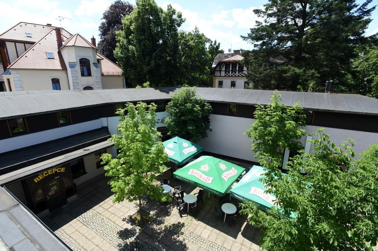 Hotel U Jezirka Ліберець Екстер'єр фото