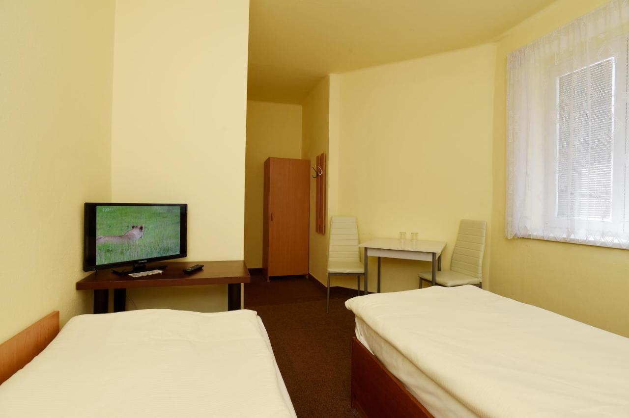 Hotel U Jezirka Ліберець Екстер'єр фото