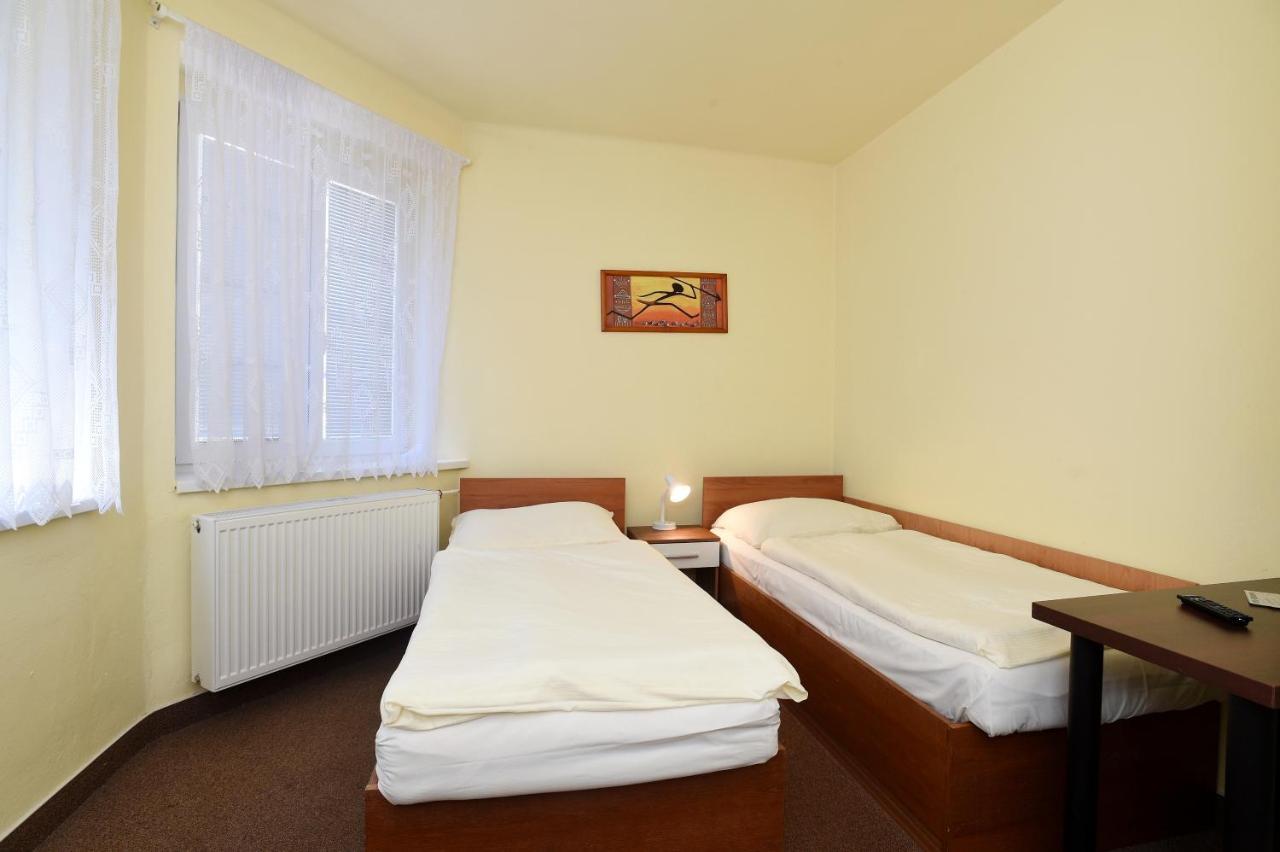 Hotel U Jezirka Ліберець Екстер'єр фото